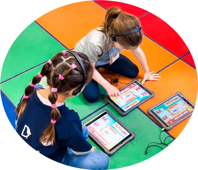 Estudiantes usando Lee Lee